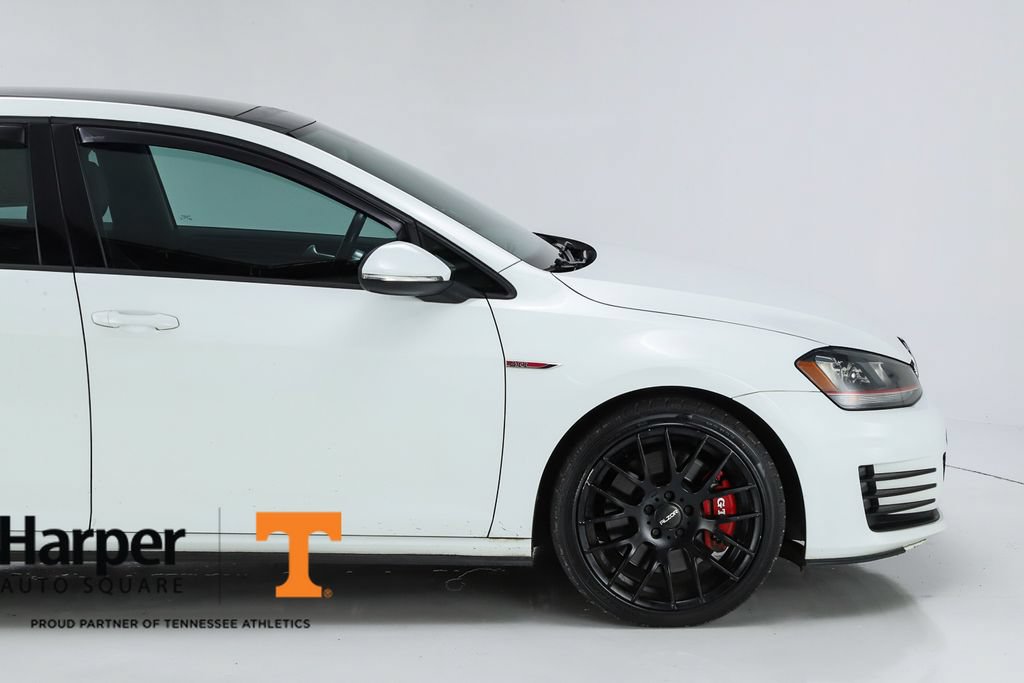 Used 2017 Volkswagen GTI SE FWD image 12