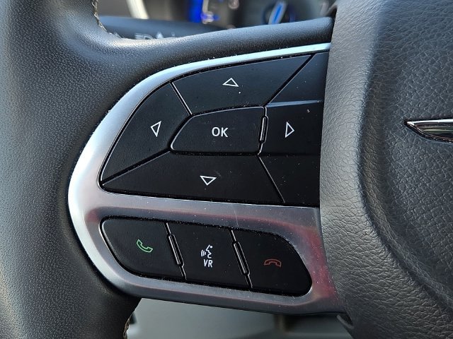 Used 2024 Chrysler Pacifica Touring-L FWD image 22