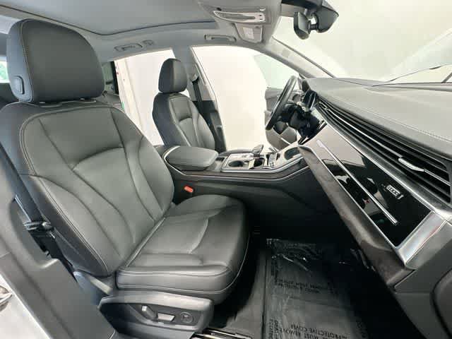 Used 2022 Audi Q8 Prestige AWD/4WD image 24
