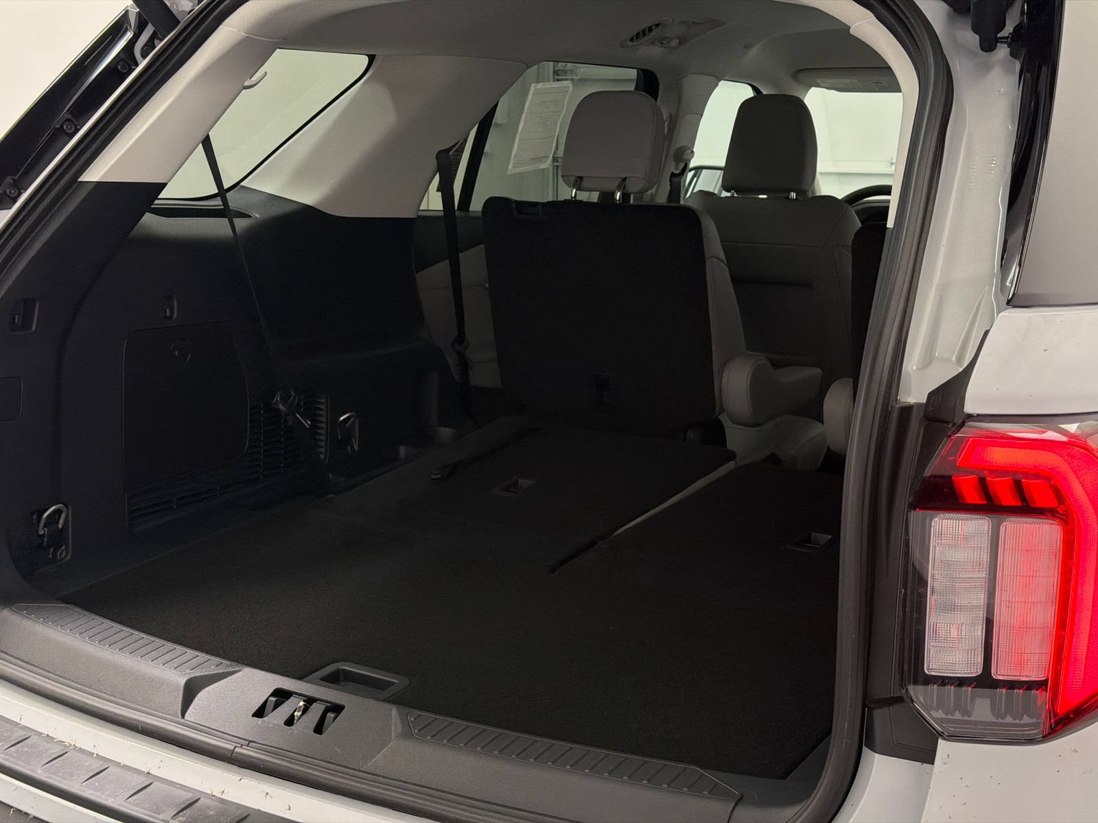 New 2026 Ford Explorer Active w/ Active Comfort Package AWD/4WD image 8