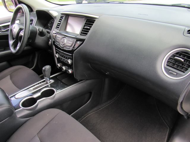 Used 2020 Nissan Pathfinder SV FWD image 10