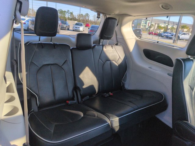 Used 2024 Chrysler Pacifica Limited image 21