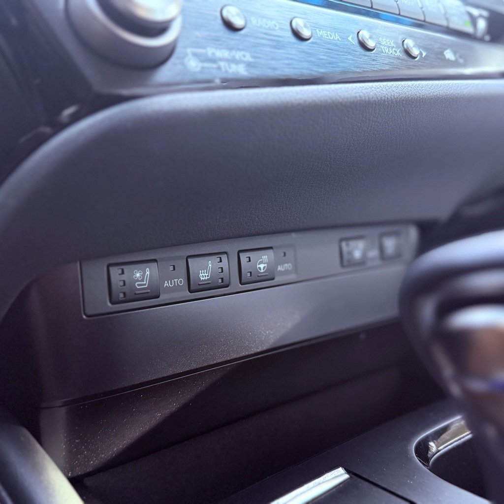 Used 2024 Lexus ES 350 w/ Premium Package image 15