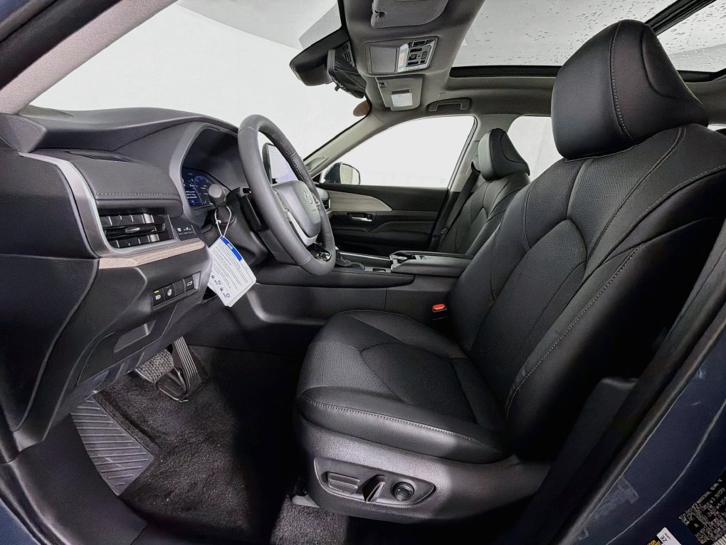 New 2026 Toyota Grand Highlander AWD image 11