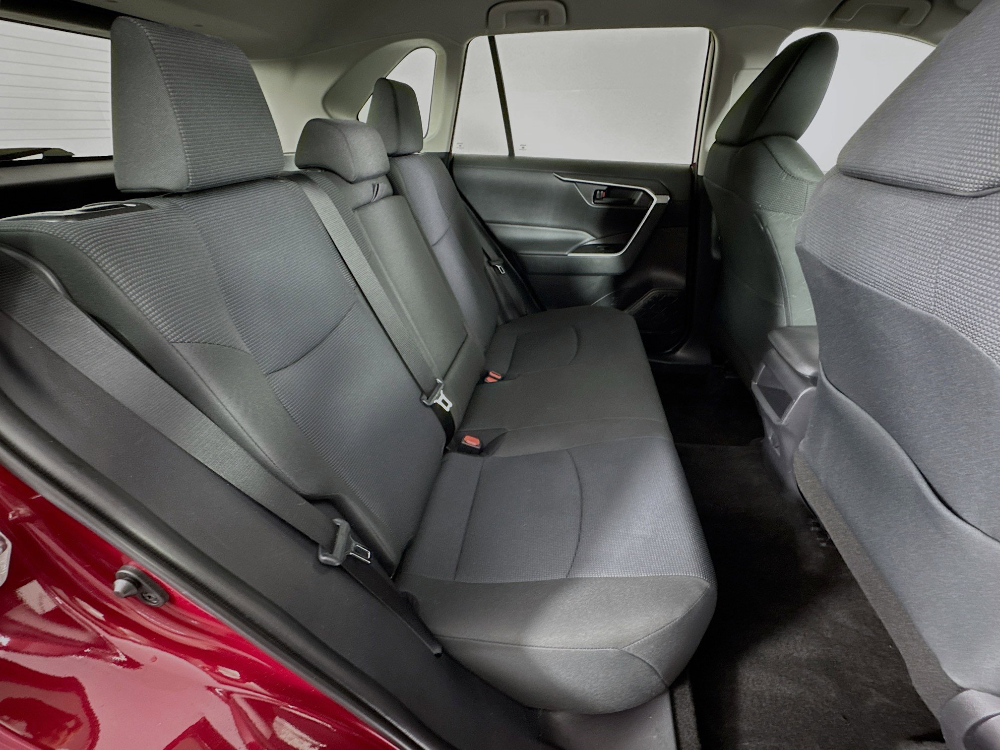 Used 2021 Toyota RAV4 LE image 24