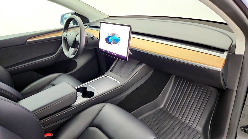 Used 2024 Tesla Model Y Long Range AWD/4WD image 30