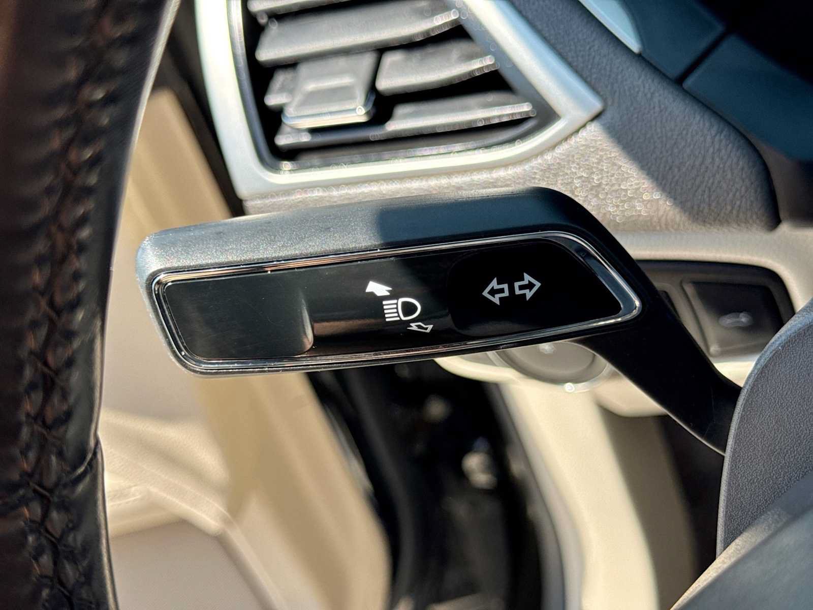 Used 2017 Lincoln MKZ Premiere AWD/4WD image 26