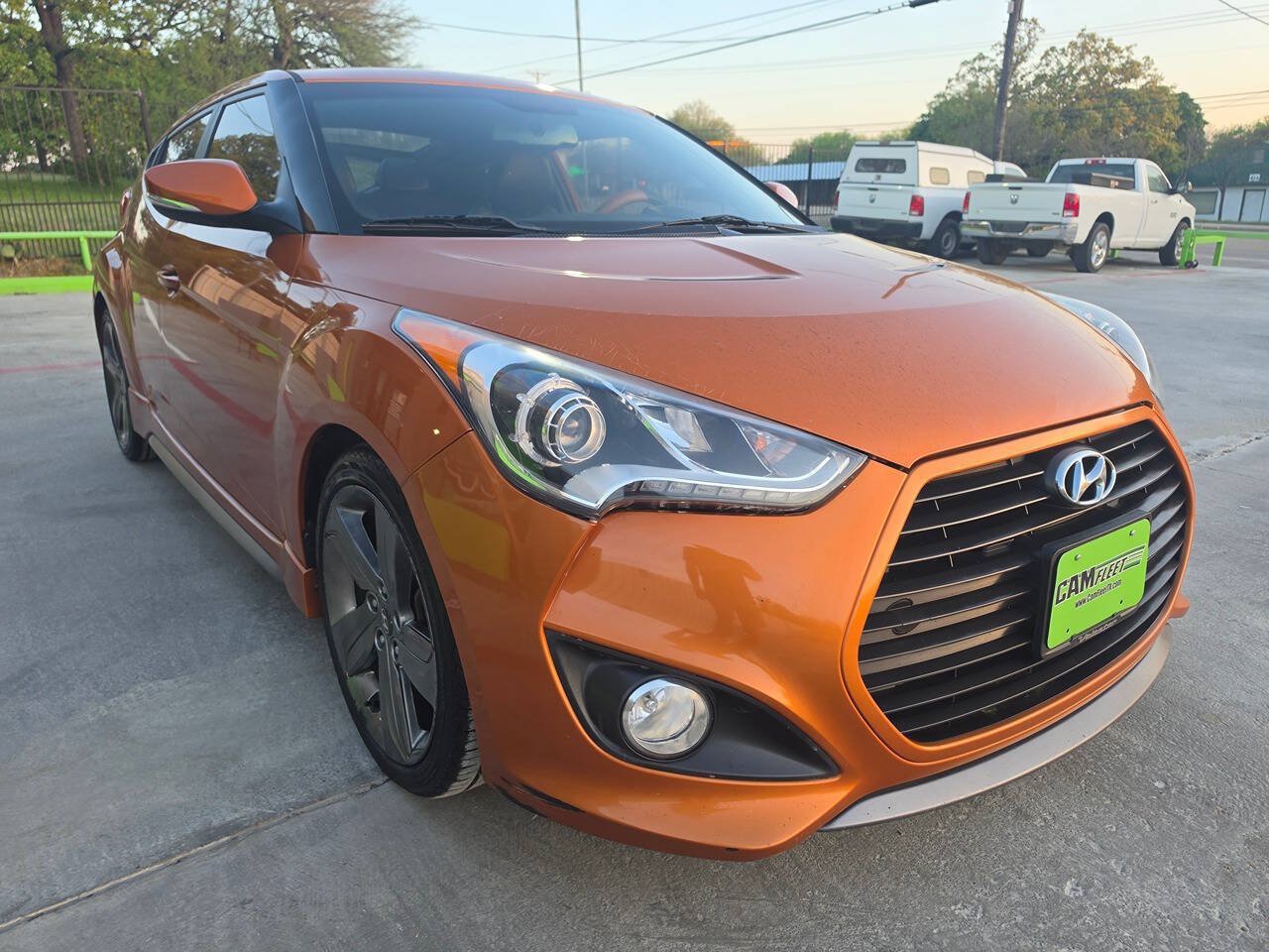 Used 2015 Hyundai Veloster Turbo FWD image 3