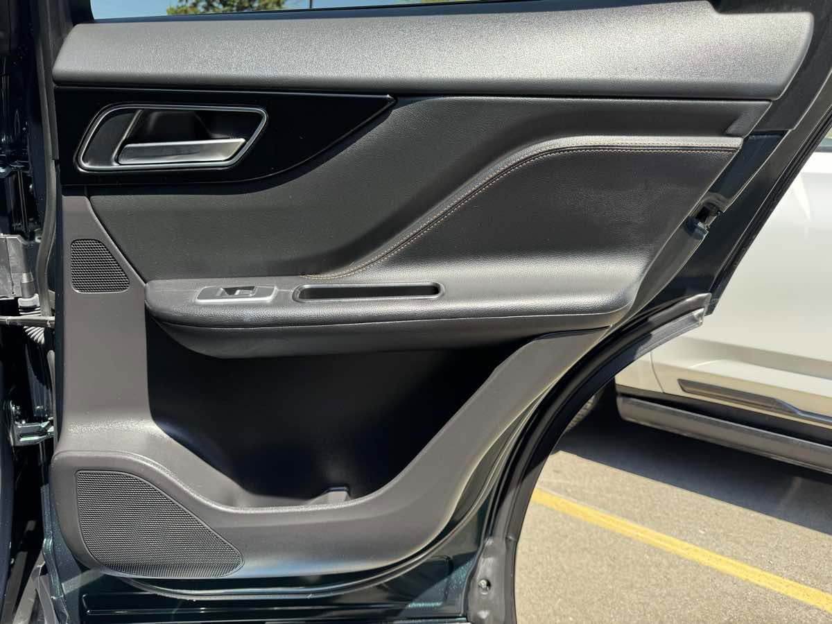 Used 2018 Jaguar F-PACE Prestige AWD/4WD image 38