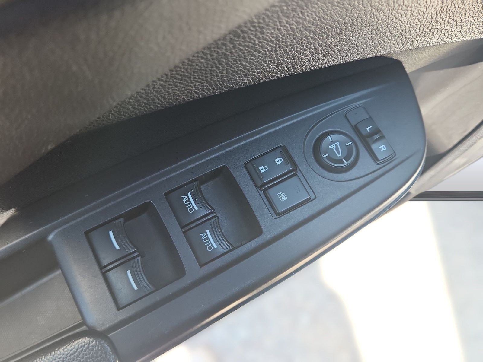 Used 2015 Acura RDX FWD w/ Technology Package image 19