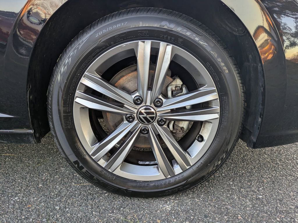 Certified 2024 Volkswagen Jetta SE image 11