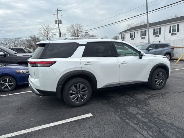 Used 2025 Nissan Pathfinder SL w/ Lighting Package (N92) image 3