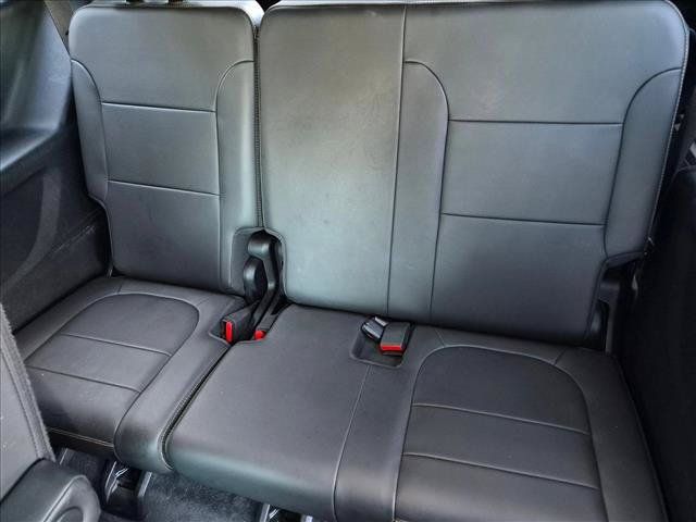 Used 2021 Chevrolet Traverse Premier w/ Redline Edition FWD image 18