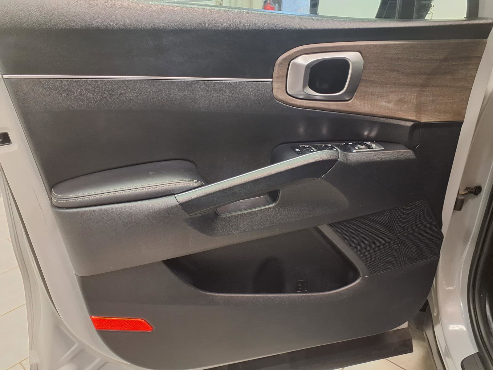 Used 2023 Kia Sorento X-Line EX image 29