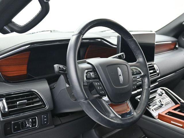 Used 2024 Lincoln Navigator Reserve image 13
