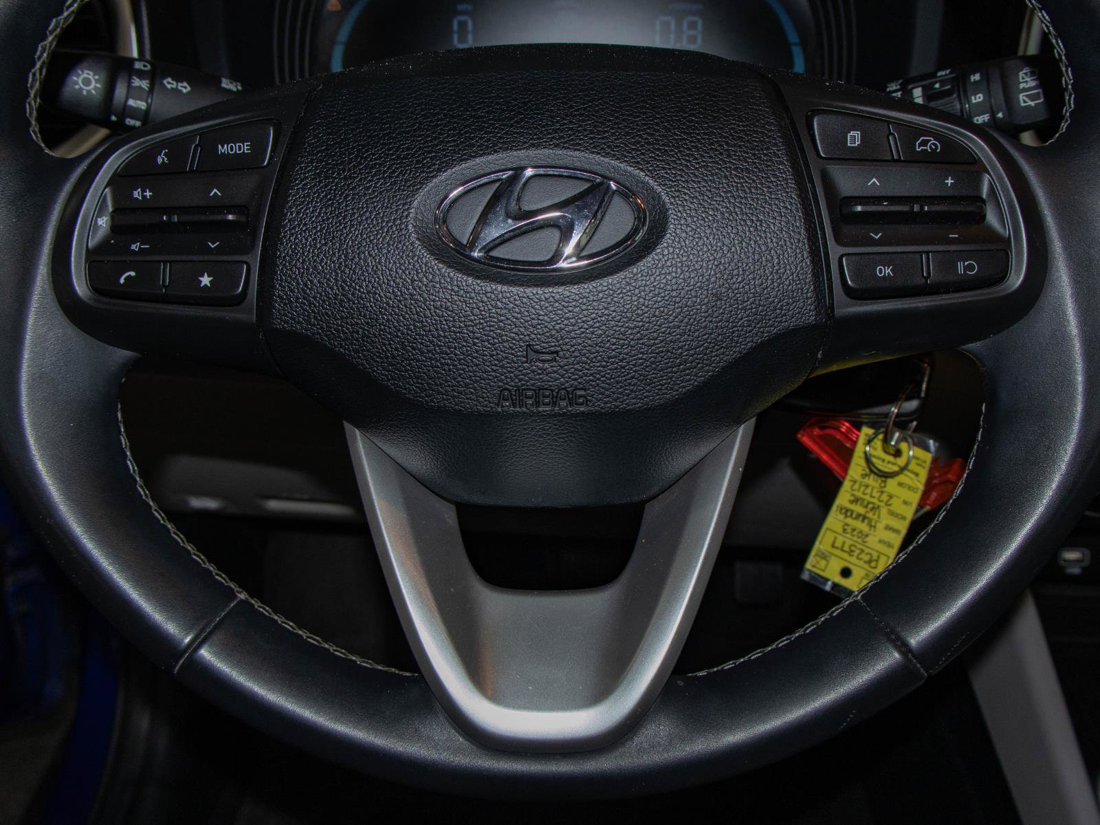 Used 2023 Hyundai Venue SEL FWD image 11
