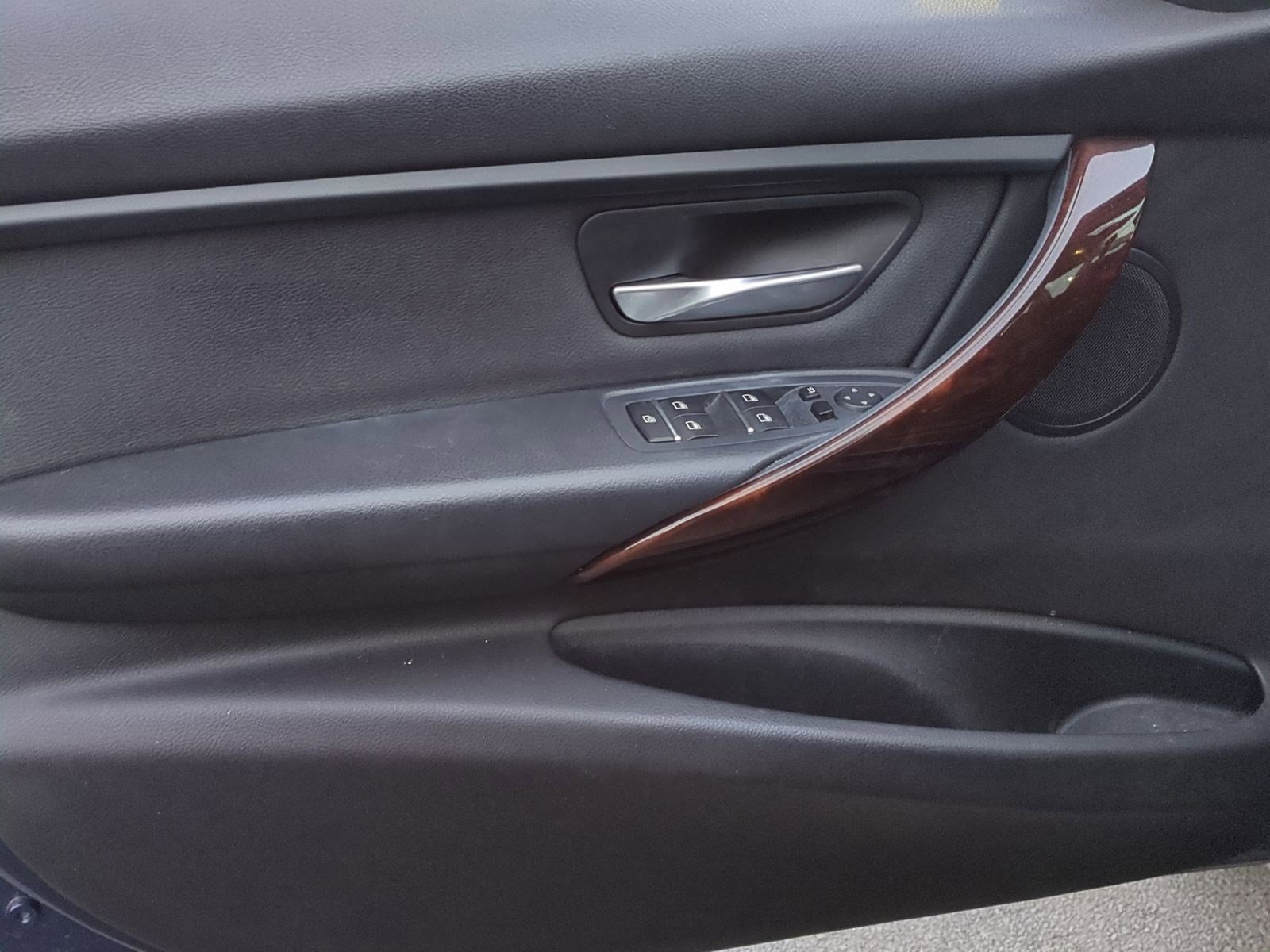 Used 2018 BMW 320i xDrive Sedan image 14