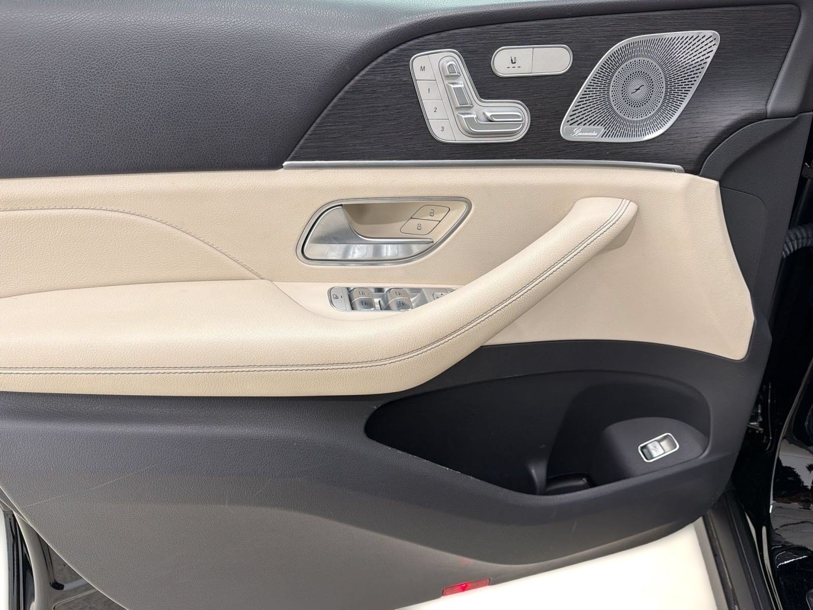 Certified 2020 Mercedes-Benz GLE 350 4MATIC w/ Premium Package image 14