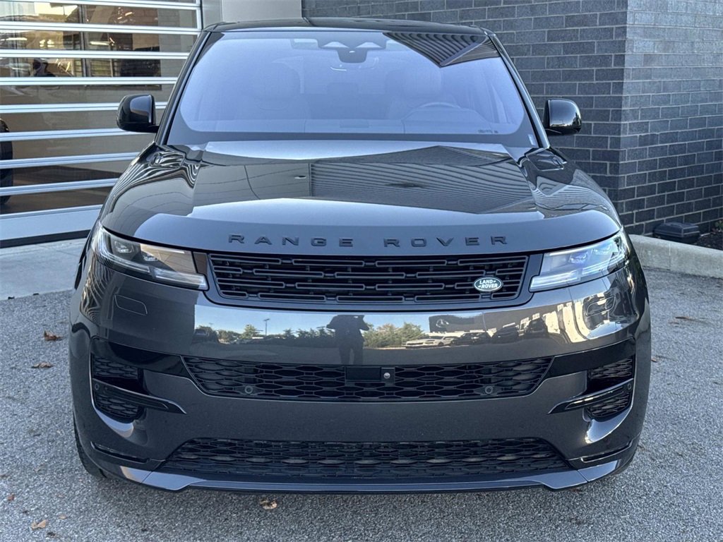 Used 2023 Land Rover Range Rover Sport SE Dynamic image 4