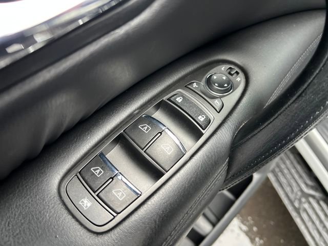 Used 2022 Nissan Armada SV image 12