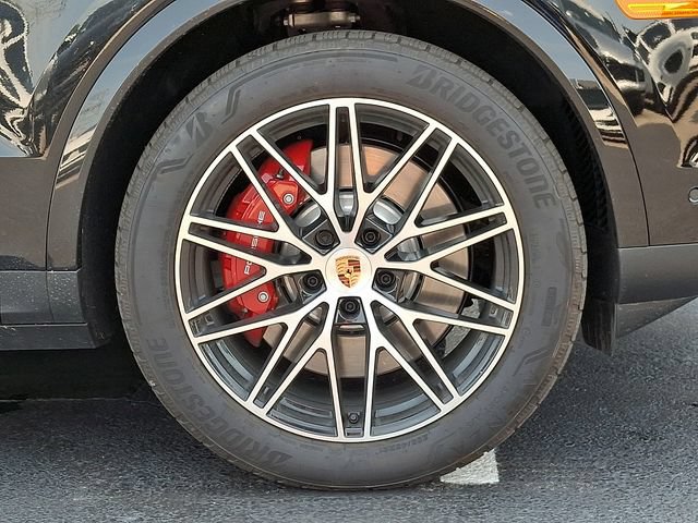 Certified 2026 Porsche Cayenne S AWD/4WD image 12