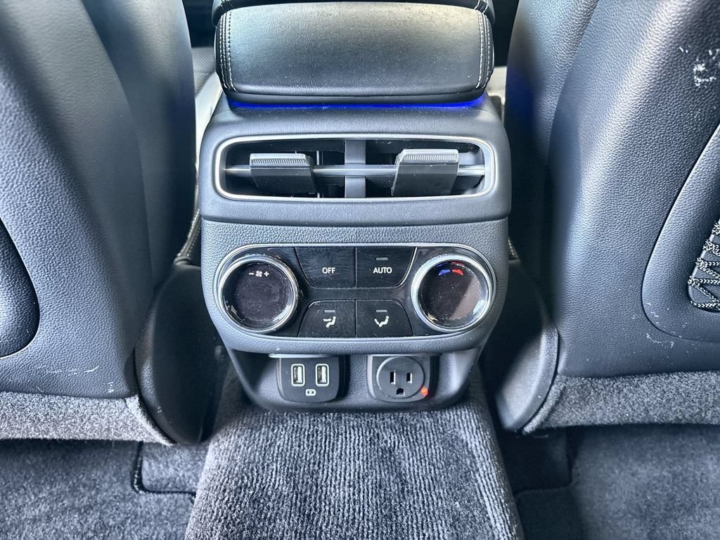 Used 2023 Genesis GV70 2.5T w/ Sport Prestige Package AWD/4WD image 22
