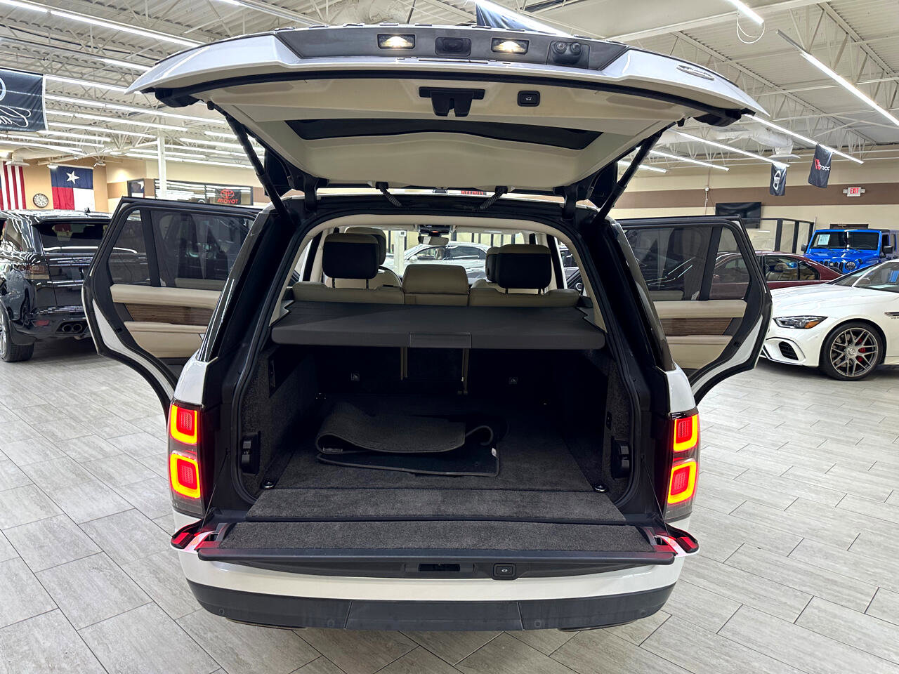 Used 2019 Land Rover Range Rover image 13