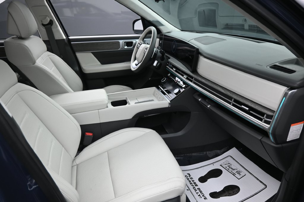 Used 2025 Hyundai Santa Fe Calligraphy FWD image 33