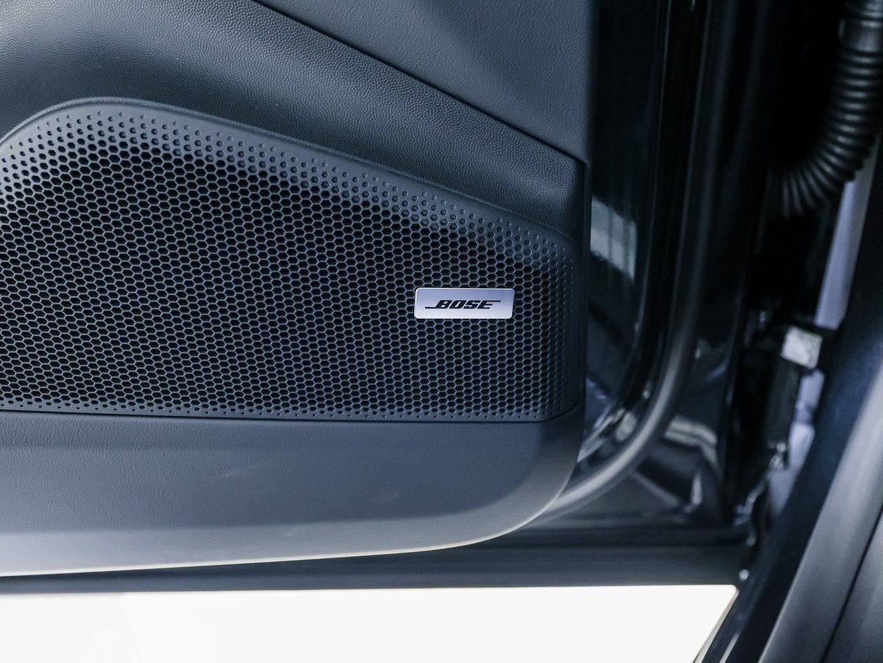 New 2026 Porsche Macan Electric RWD image 23