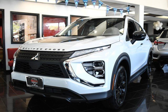 Used 2024 Mitsubishi Eclipse Cross AWD image 1