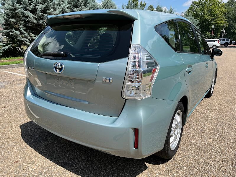 Used 2013 Toyota Prius V Three FWD image 32