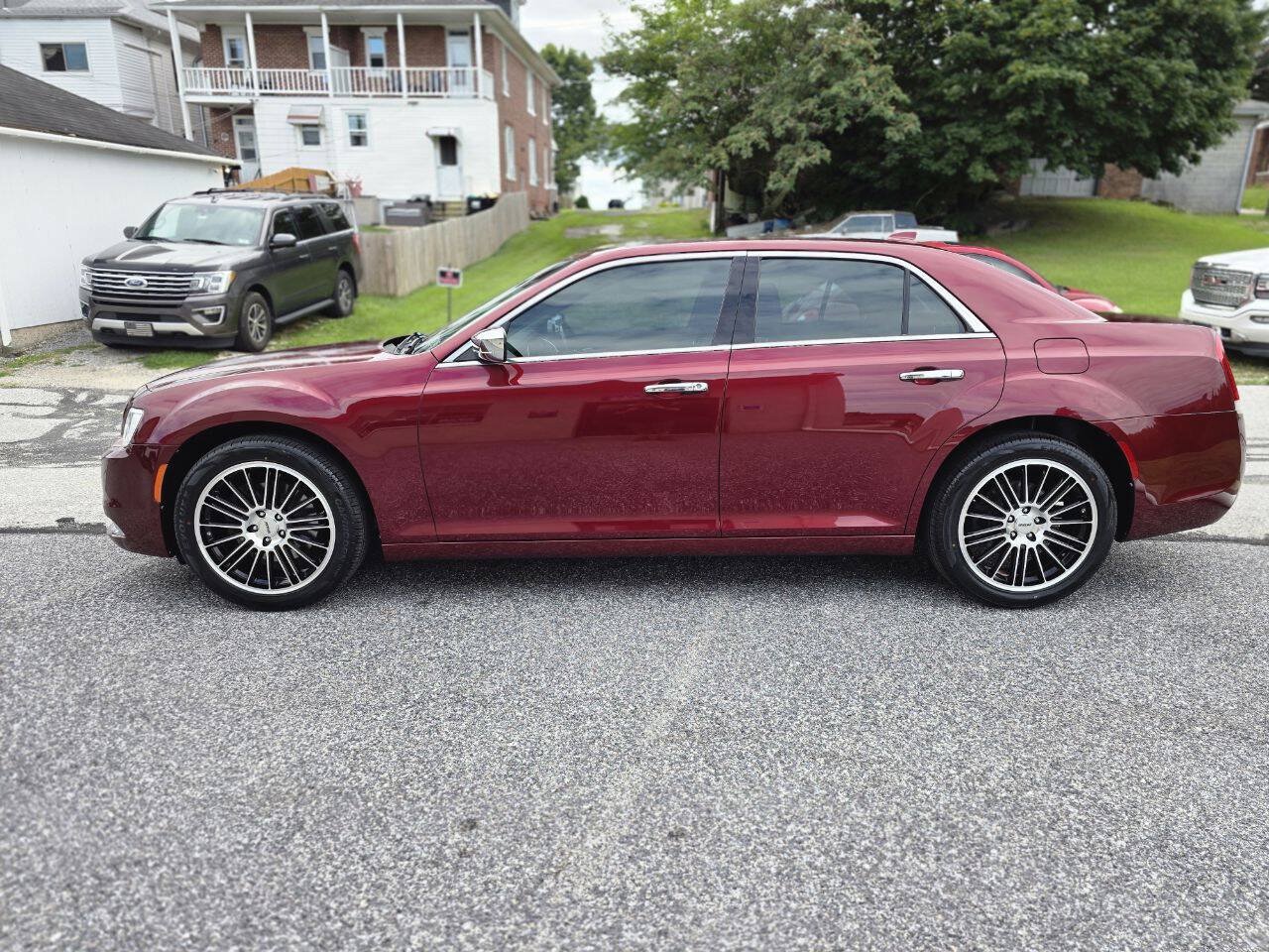 Used 2019 Chrysler 300 Limited AWD/4WD image 8
