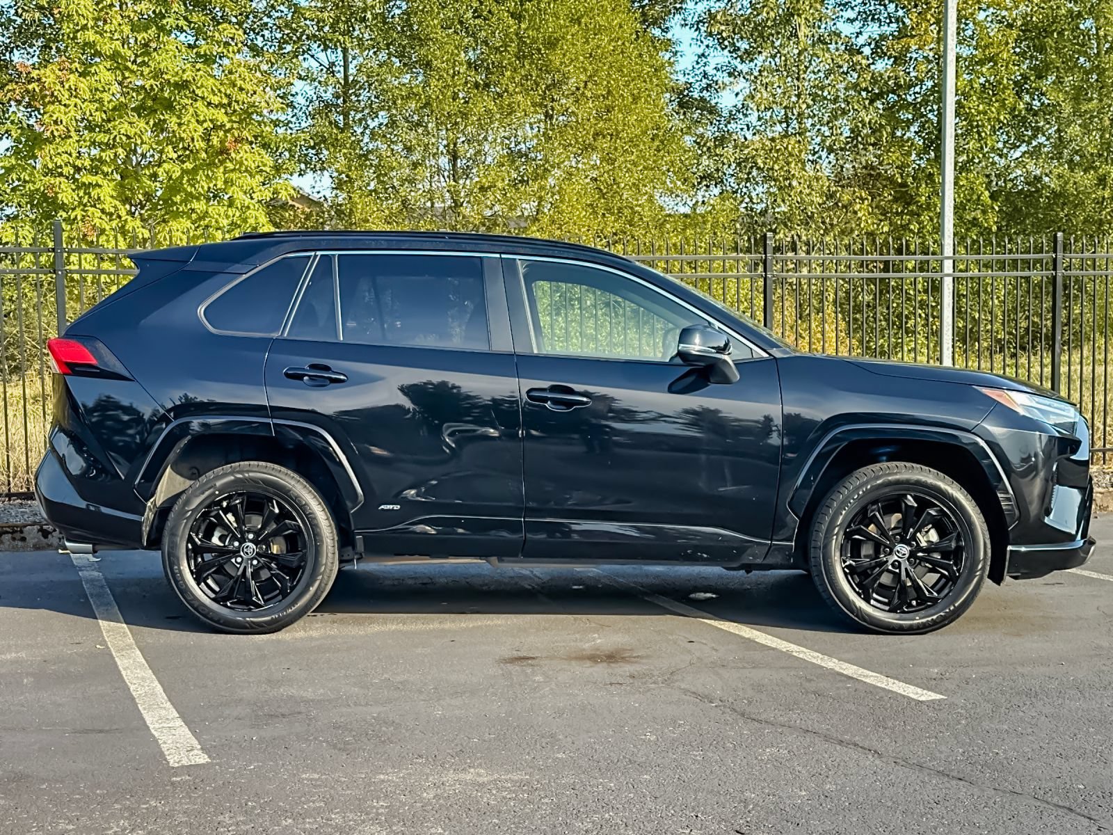 Used 2024 Toyota RAV4 SE AWD/4WD image 2