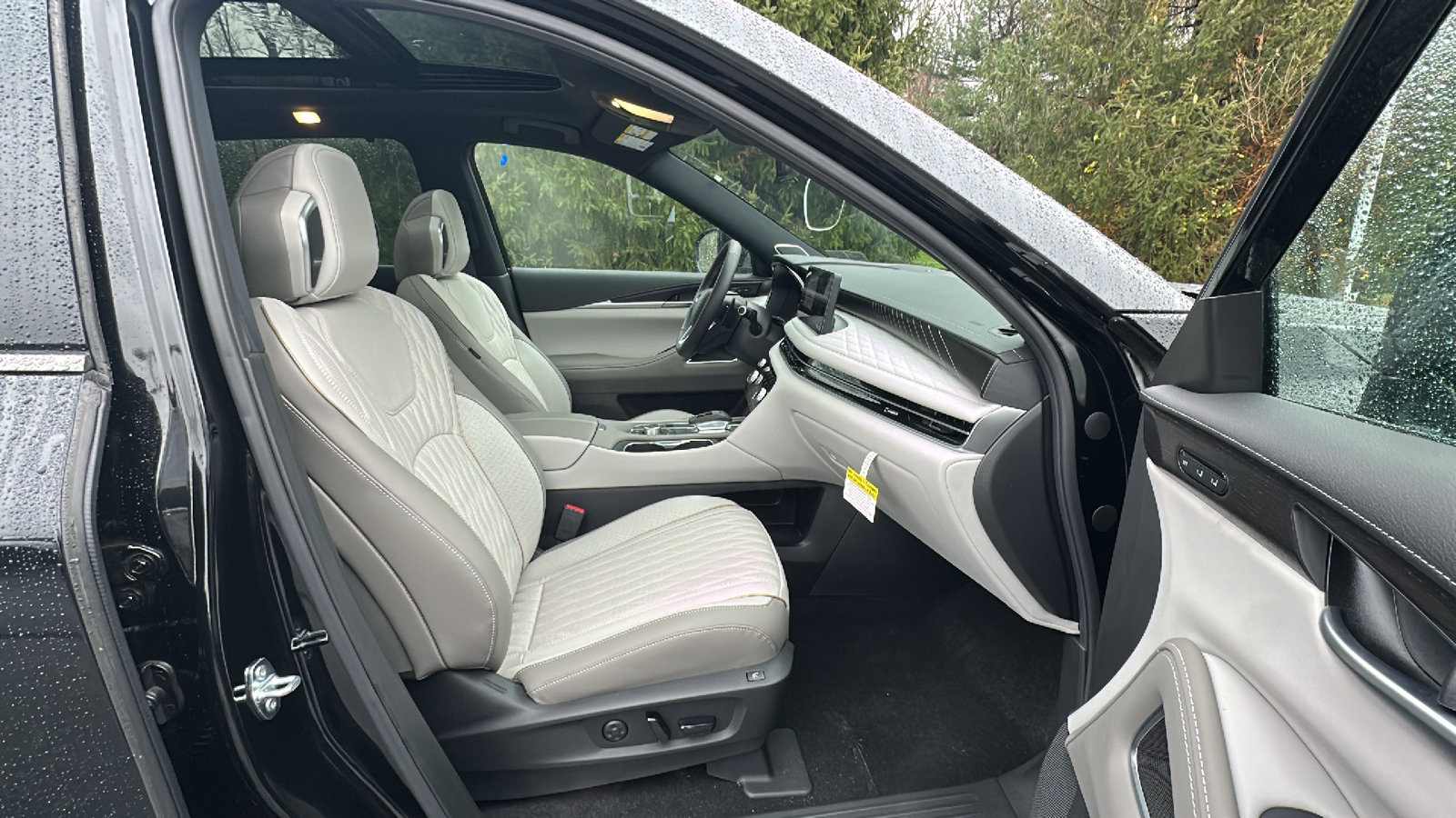 New 2026 INFINITI QX60 Autograph w/ Dark Cargo Package image 9