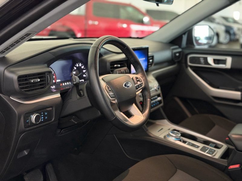 Used 2022 Ford Explorer XLT RWD image 16