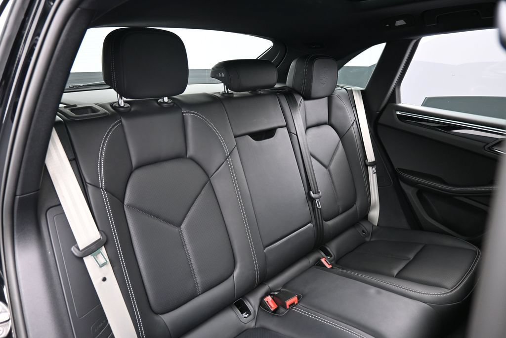 Certified 2024 Porsche Macan Turbo AWD/4WD image 26