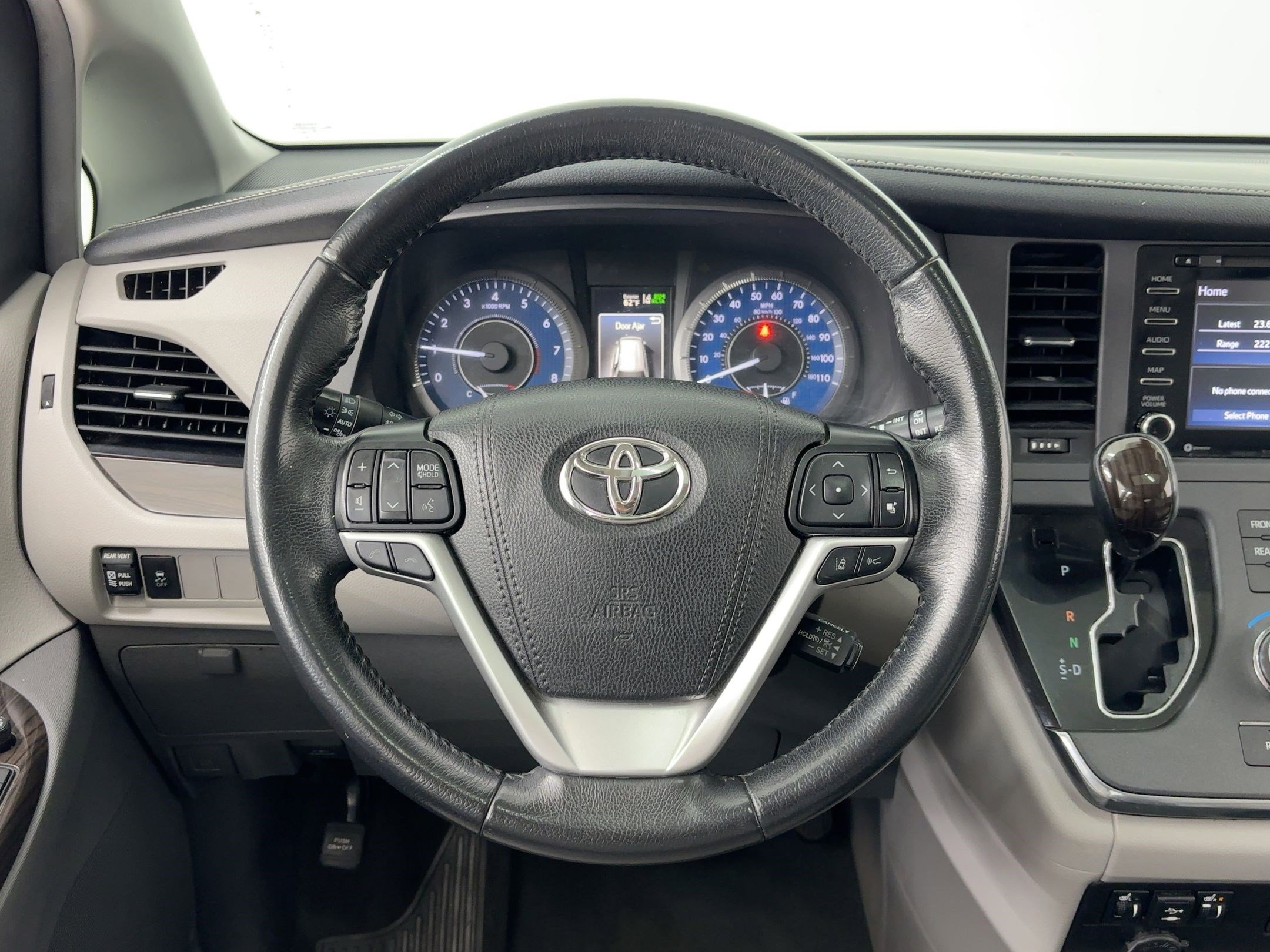 Used 2019 Toyota Sienna XLE image 19
