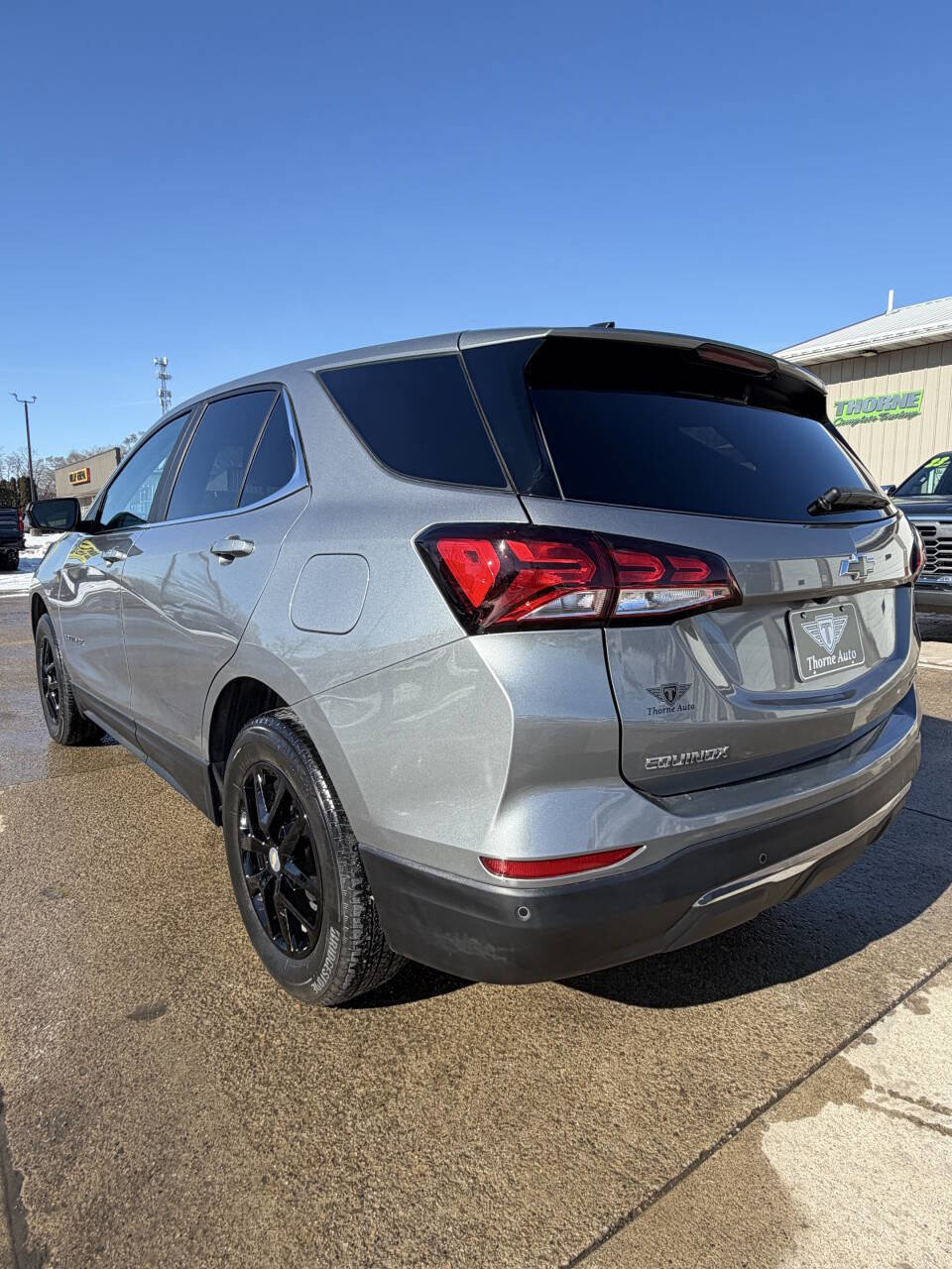 Used 2023 Chevrolet Equinox LT image 4