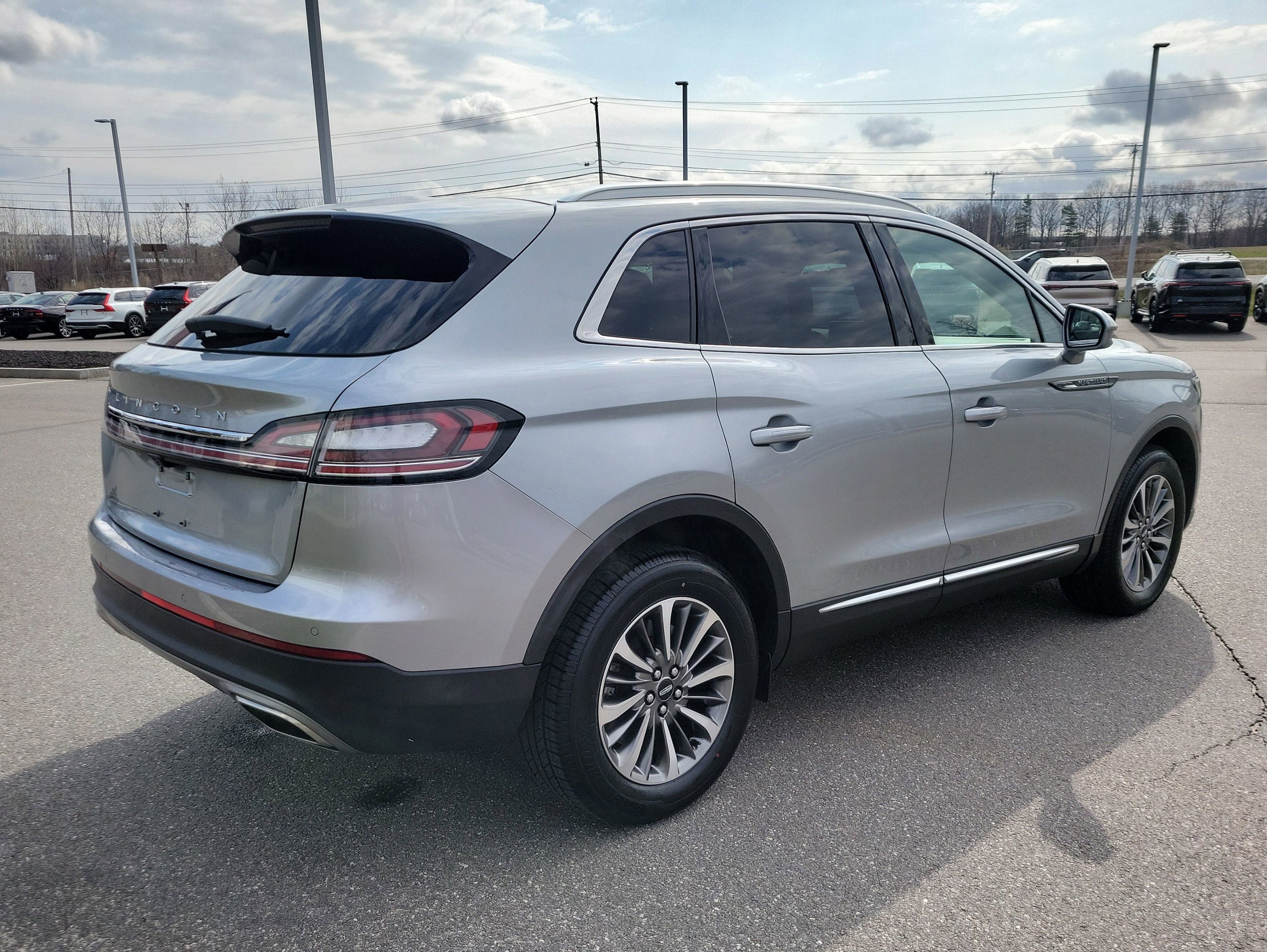 Used 2023 Lincoln Nautilus AWD w/ Premium Package image 7