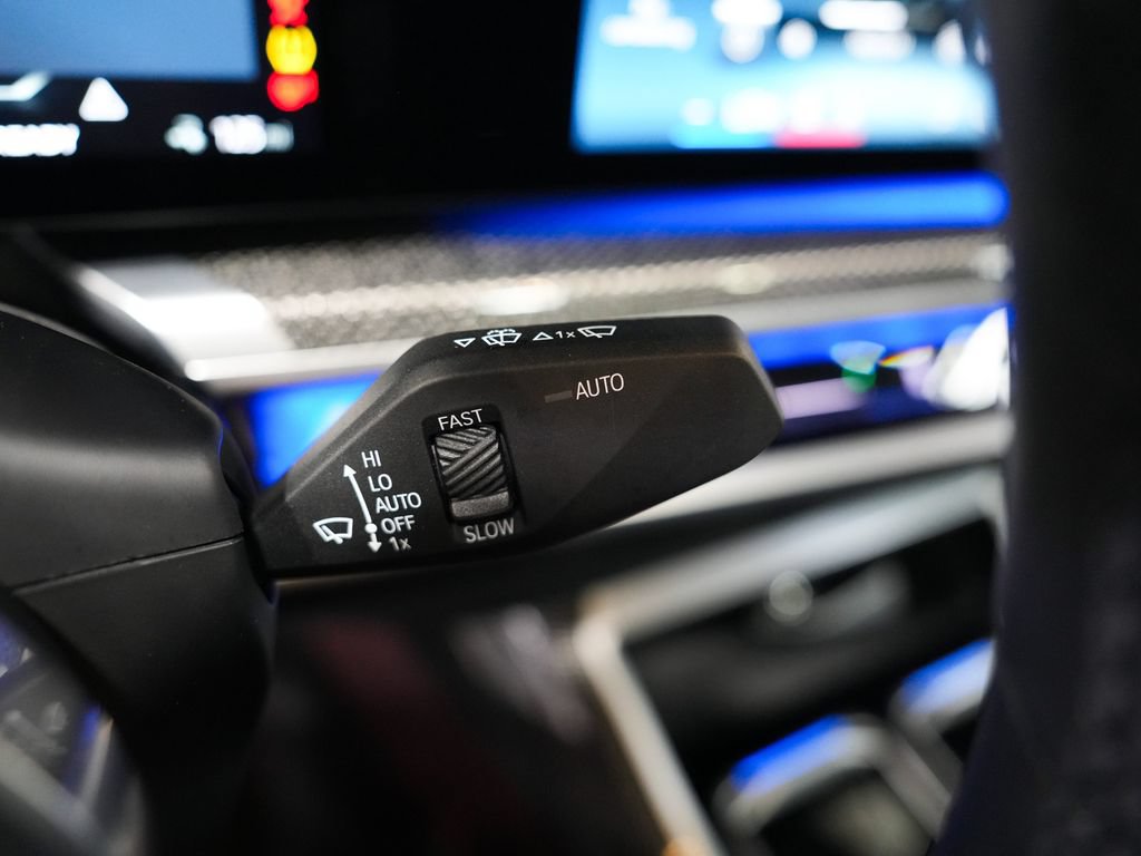 Used 2023 BMW i7 xDrive60 AWD/4WD image 29