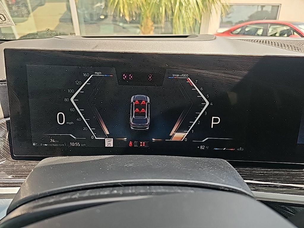 Used 2024 BMW X7 xDrive40i w/ Executive Package image 14