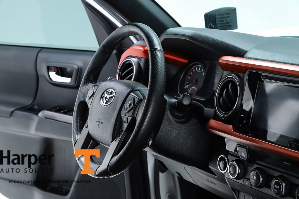 Used 2018 Toyota Tacoma TRD Off-Road image 34
