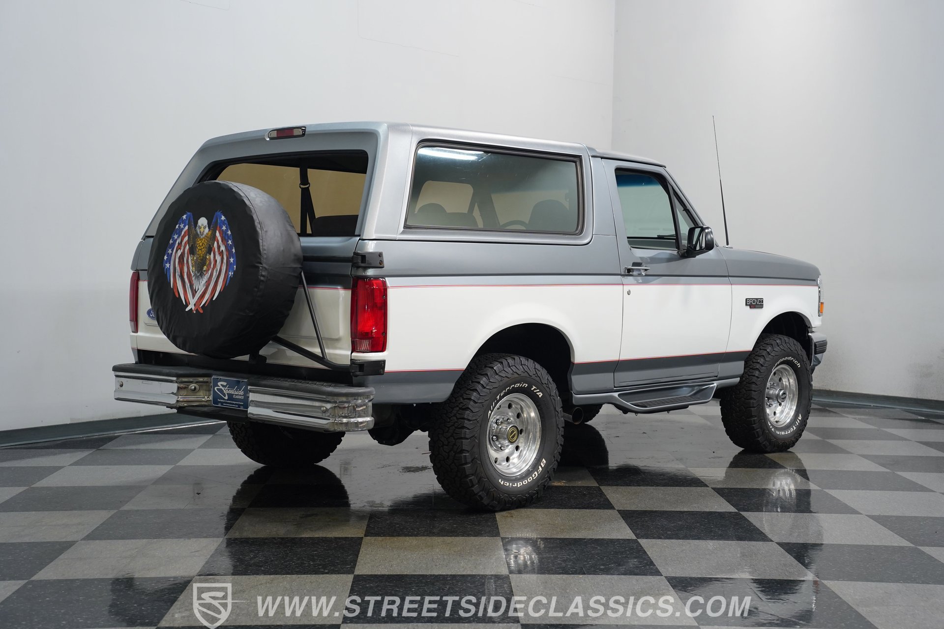 Used 1995 Ford Bronco XLT image 12