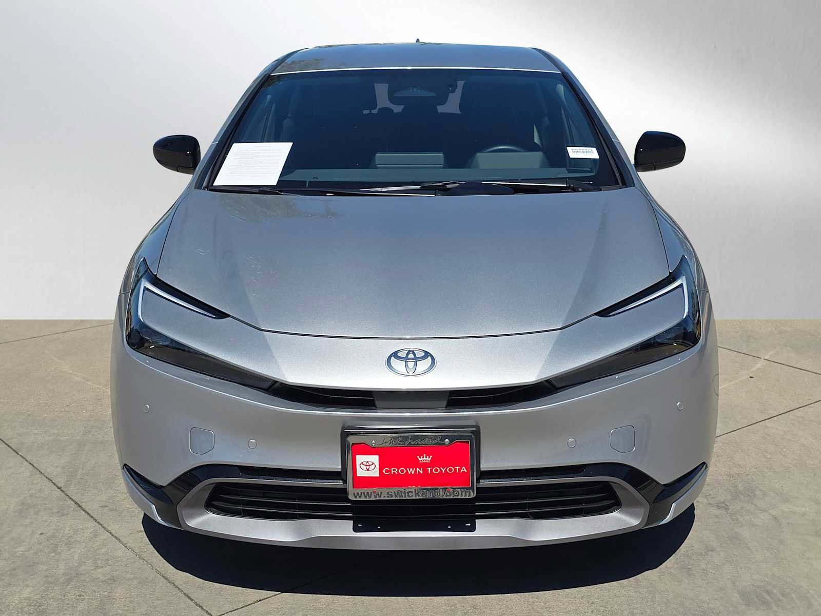 Used 2025 Toyota Prius XLE FWD image 8
