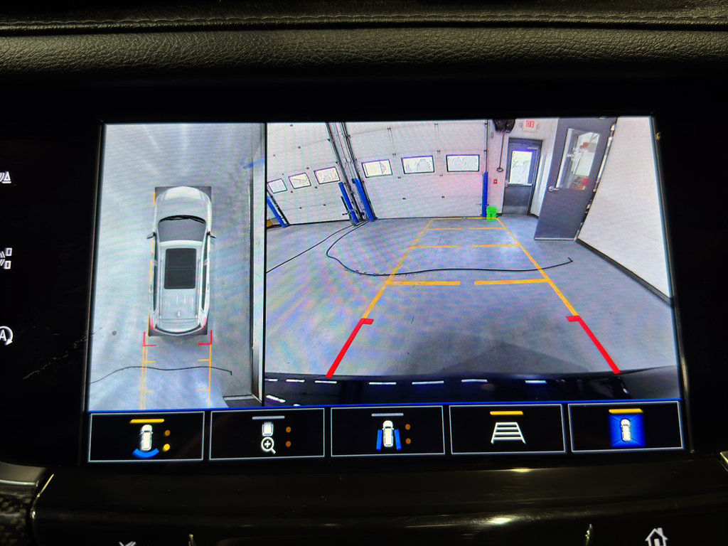 Used 2024 Cadillac XT6 Sport w/ Technology Package AWD/4WD image 31