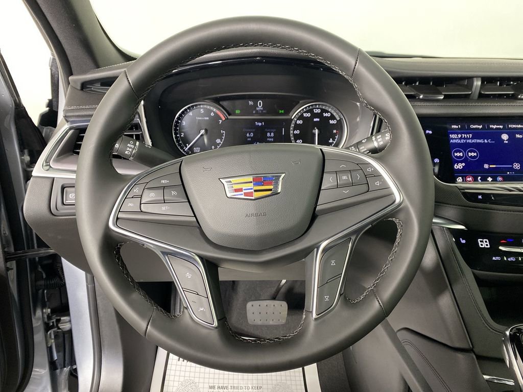 New 2025 Cadillac XT5 Luxury image 12