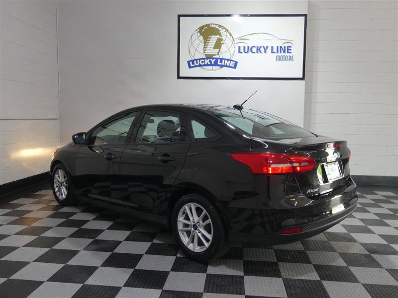Used 2015 Ford Focus SE w/ SE Cold Weather Package image 10