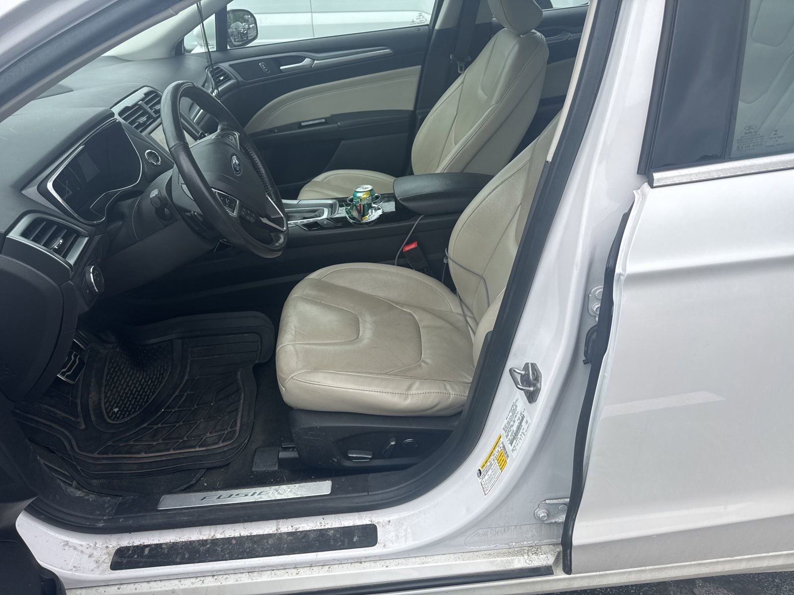 Used 2016 Ford Fusion Titanium FWD image 10