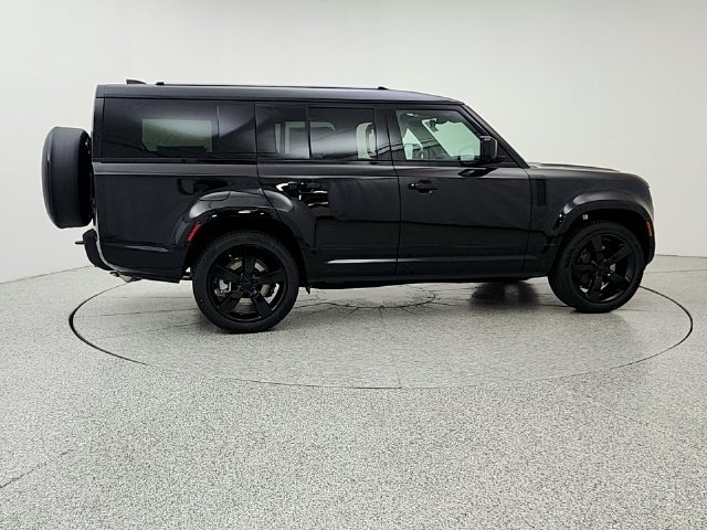 New 2026 Land Rover Defender 130 X-Dynamic SE AWD/4WD image 4