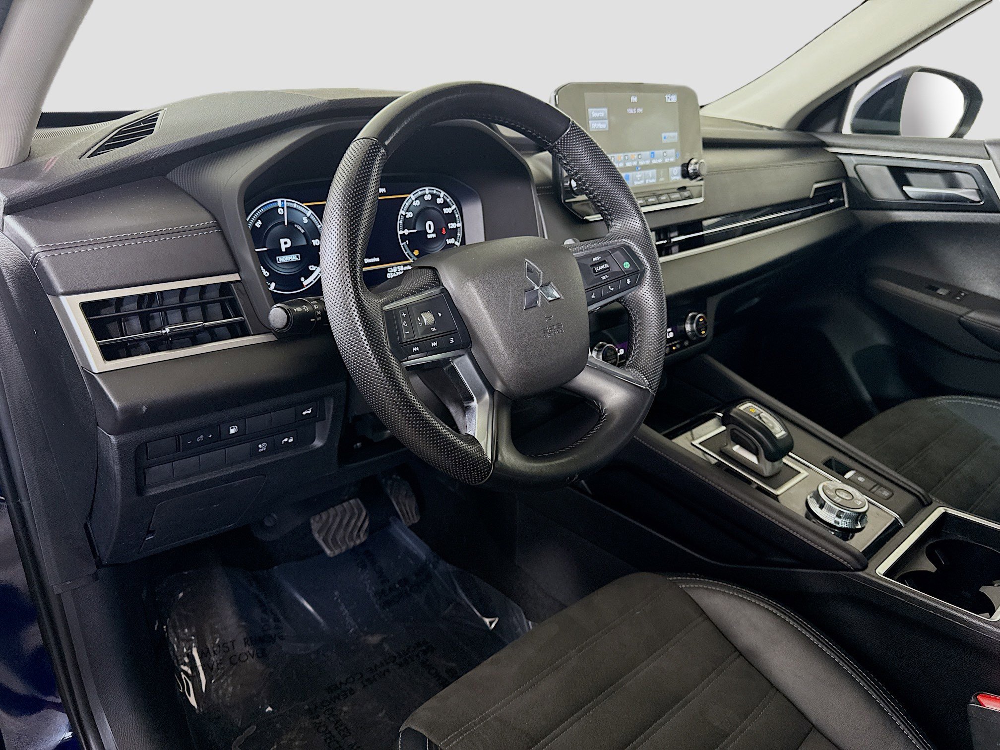 Used 2023 Mitsubishi Outlander SE image 23